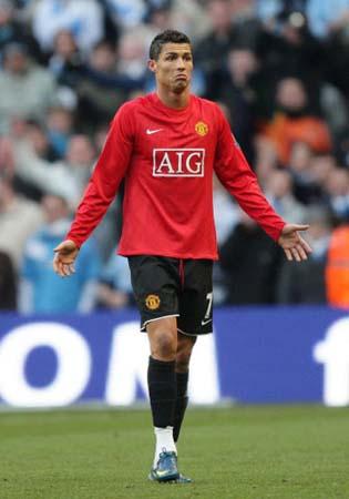 澳超半场：瓦拉提闪击，塔加特伤退，珀斯暂0-1悉尼FC（澳超半场战况：瓦拉提早早建功，塔加特因伤离场，珀斯0-1落后悉尼FC）