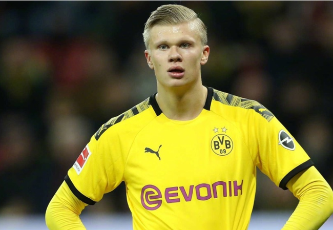 老将替补改变局势，主帅称其不可替代（老将替补力挽狂澜，主帅称其无人可替）