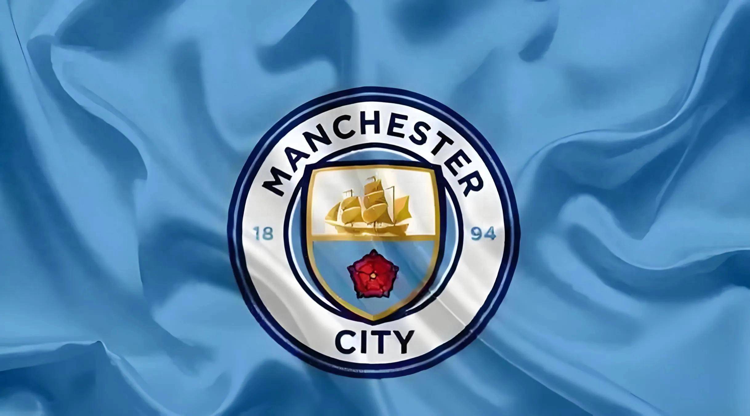 欧冠赛前穆里尼奥与两名昔日弟子重逢，并亲吻了斯内德的光头（欧冠前夜，穆里尼奥与两位旧将重逢，亲吻斯内德光头成看点）