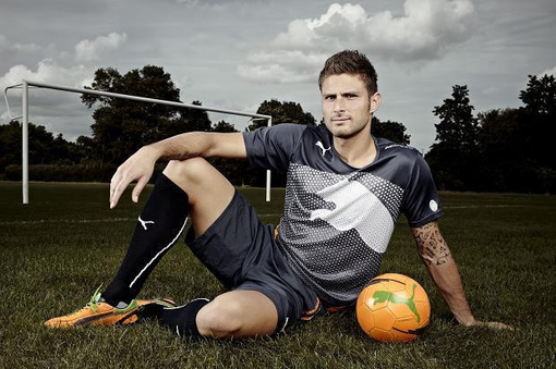 西甲半场：格德斯建功，久保建英失良机，皇家社会1-0赫罗纳（西甲上半场战报：格德斯破门，久保建英失机，皇家社会暂以1-0领先赫罗纳）