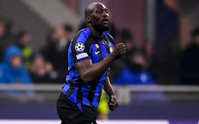 中超：山东泰山主场2-0完胜青岛队（中超丨山东泰山主场两球完胜青岛队）