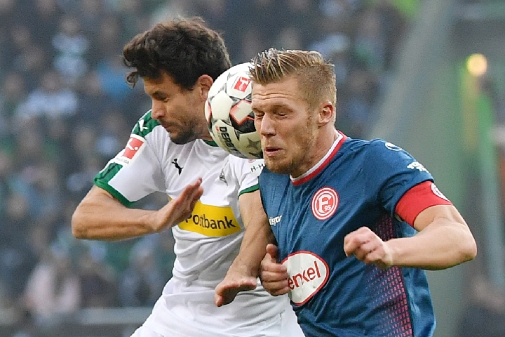 因伤退出国家队后，亚马尔目前已回到巴塞罗那（伤退国家队后，亚马尔已返回巴塞罗那）