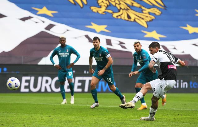 世体：罗克未能赢得解放者杯，巴萨错失协议中100万欧的奖金（世体：罗克无缘解放者杯冠军，巴萨无法拿到协议中的100万欧奖金）