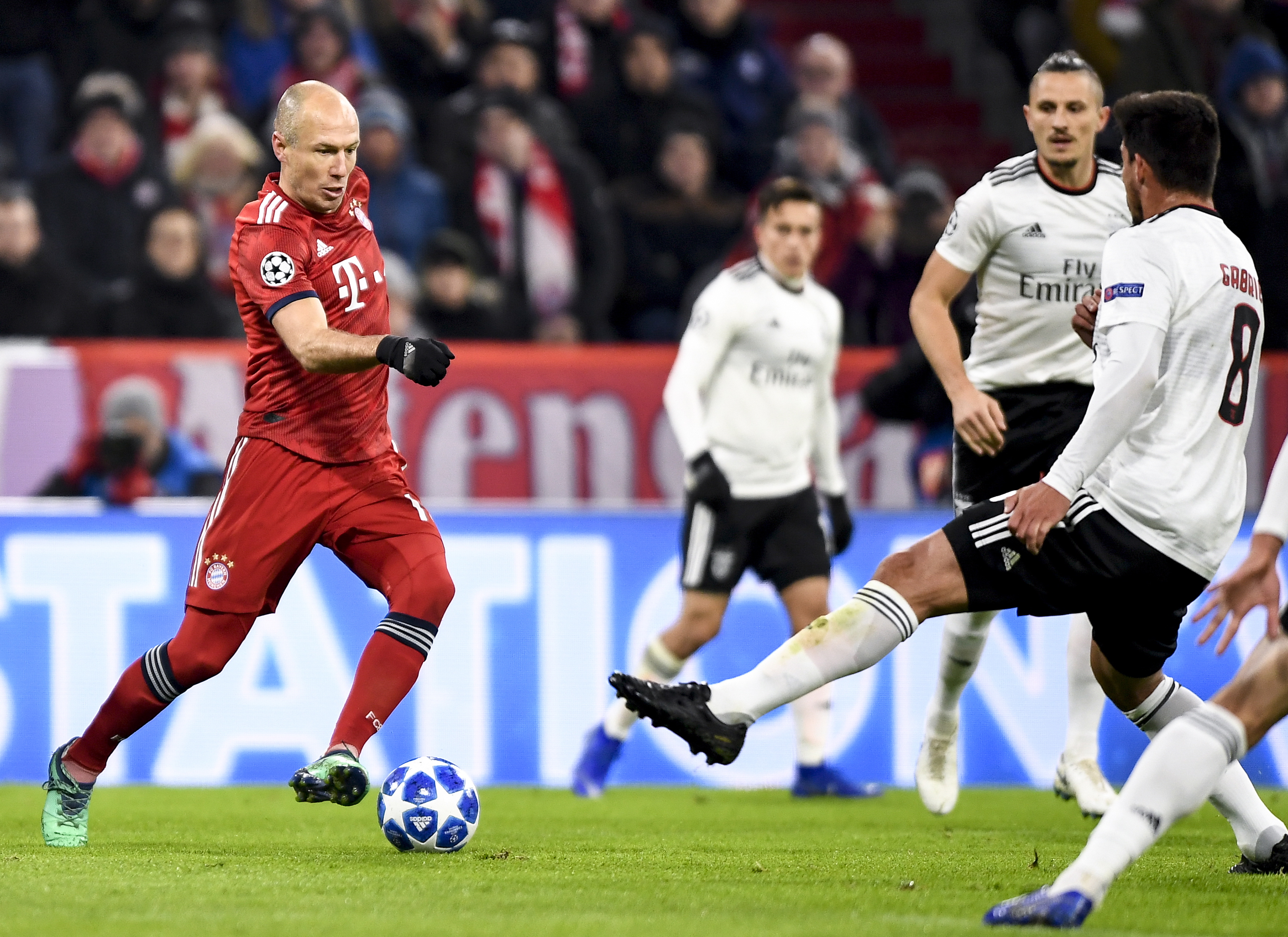 德转更新皇马身价：姆巴佩2亿欧，队内共4人过亿（德转最新皇马身价榜：姆巴佩估值2亿欧，队内4人身价破亿）