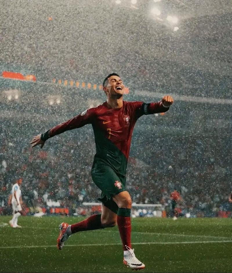 迈阿密国际主场优势分析：决赛单场定胜负，主场草皮契合战术发挥（迈阿密国际主场加成解读：决赛一战定冠军，草皮条件更匹配战术执行）