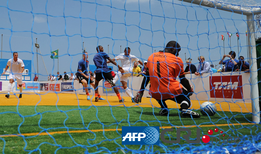 安帅：米利唐踢右后卫表现很好；有些惊讶埃斯特旺的天赋（安切洛蒂：米利唐踢右后卫表现出色，对埃斯特旺的天赋略感意外）