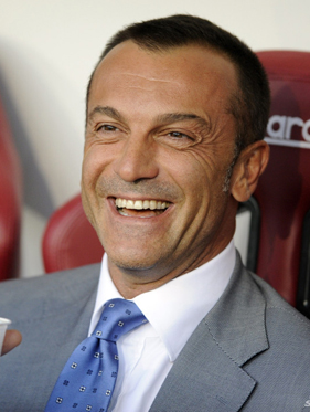 布冯谈意大利足球：我们从小就注重成绩，现在要回归技术训练（布冯：意大利足球长期重结果，如今该重回技术训练）