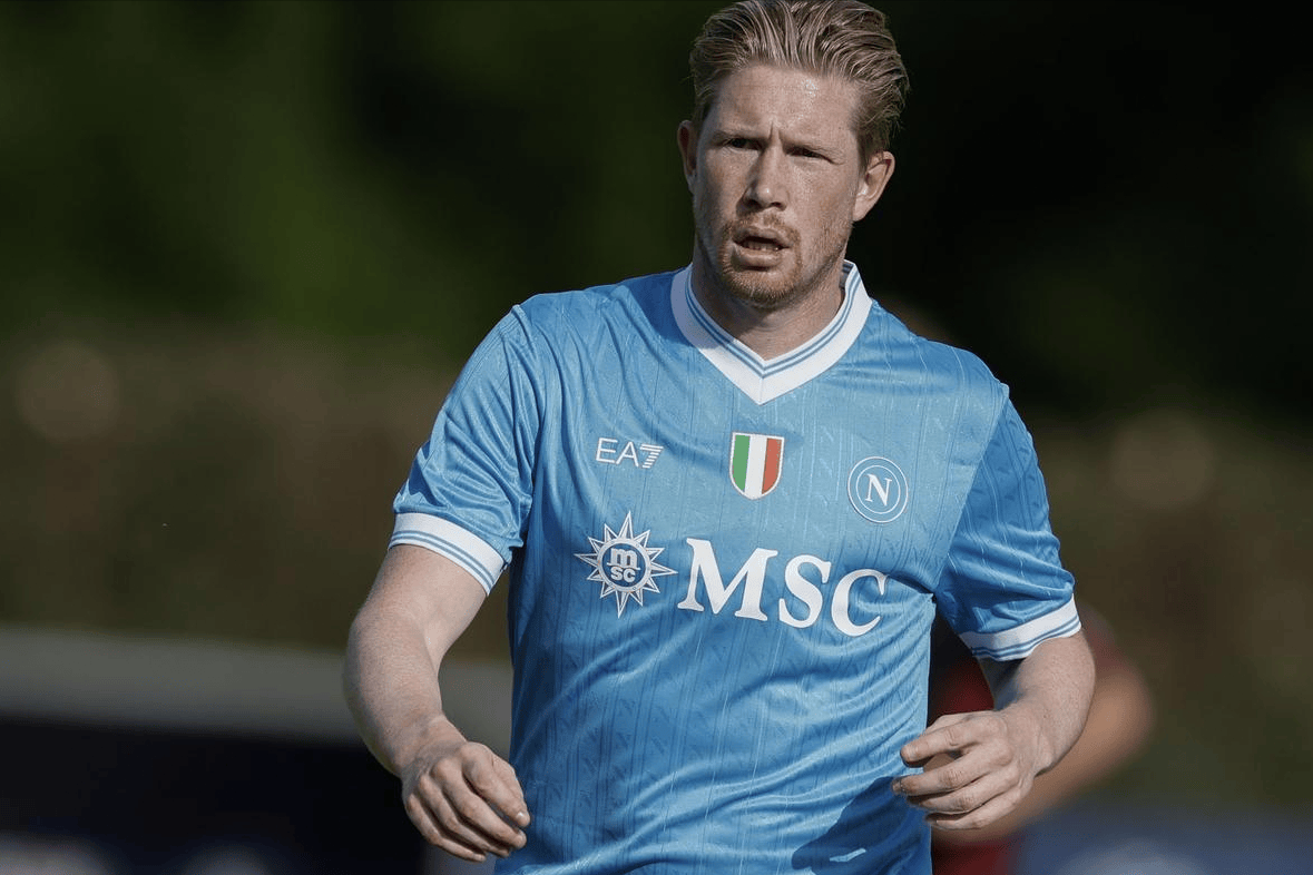 F1世界冠军现身2025阿布扎比大奖赛（F1世界冠军亮相2025年阿布扎比大奖赛）